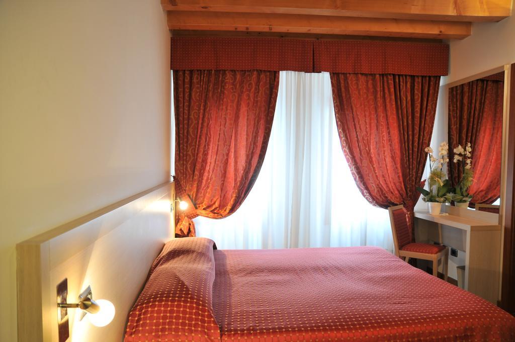 Hotel 5 Colonne Mirano Luaran gambar